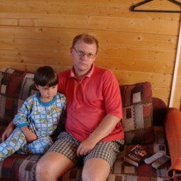 Фотография "с младшим сыном на даче, август 2008"