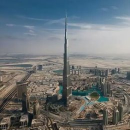 Фотография "Приветствую Вас дорогие друзья! И приглашаю Вас отправится со мной в удивительное путешествие в Дубай. Для начала расскажу Вам про Burj Khalifa - это самое высокое строение в мире, его высота составляет 828 метров состоит из 163-х этажей. На 122-ом находится ресторан «At.mosphere», 123-ий этаж смотровая площадка. Торжественное открытие было 4 января 2010года. У подножья небоскрёба в искусственном озере площадью 12 га находится музыкальный фонтан Дубай. Фонтан освещают 6600 источников света и 50 цветных прожекторов. Длина фонтана составляет 275 м, а высота струй достигает 150 метров. Фонтан имеет музыкальное сопровождение из современных арабских и мировых музыкальных произведений.
В 2020 году рекорд высоты будет установлен новой 928 метровой башней в Дубай-Крик Харбор. Строительство должны завершить к всемирной выставке ЭКСПО 2020. Официальное название пока что отсутствует.
Листаем карусель и на 4-ом фото можно увидеть каким оно будет. 
#enjoy #enjoyeverymomen #travelernotes #travel
#followme #me #Marseille..."