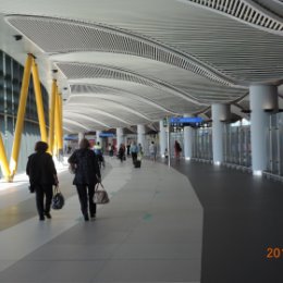 Фотография "Стамбульский аэропорт-архитектурное чудо.Переход."