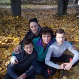 Фотография "Это мои красавцы внуки и лапочка дочка,а Егору сегодня 17лет.Самые лучшие пожелания тебе,дорогой!!!"