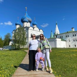 Фотография "18 мая, Суздаль, я, дочка и внучка"