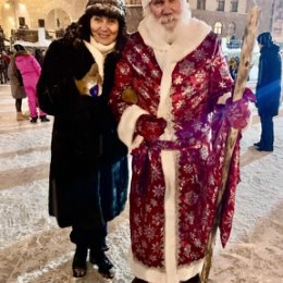 Фотография "На Новый Год в наш городок на праздник пришел Дедушка Мороз. С настоящими усами и бородой. Наш батюшка! Вот это подарок !"