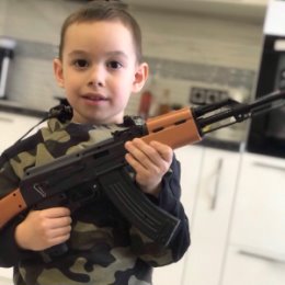 Фотография "Это наш правнук. Он мечтает стать военным."