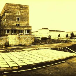Фотография "Строительство (Белого дома) на площади Ленина ."