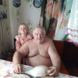 Фотография "Шелушим Омские лещики с внучкой"