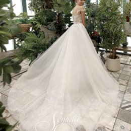 Фотография "🇬🇧 Brand {SEMIDA-SPOSA} is the largest wholesale company of wedding dresses in Moscow!  We invite you to our showroom, it is very convenient to work with us, we always have more than 10,000 models available, 2 times a week we update collections, you can choose a product without leaving your home, you only need to inform and our managers will help you  pick up the goods in any convenient way for you.
🇳🇱Марка {SEMIDA-SPOSA} это крупнейшая оптовая компания свадебных платьев в Москве! Мы приглашаем вас в наш шоу-рум , с нами очень удобно работать, у нас всегда в наличий более 10,000 моделей, 2 раза в неделю мы обновляем коллекций, вы можете выбирать товар не выходя из дома, стоит вам только сообщить и наши менеджеры помогут вам подобрать товар любыми удобными способами для вас. 
#bride #wedding #weddingdress #love"