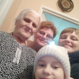 Фотография "4 поколения бабуля, мамочка, я и доченька"