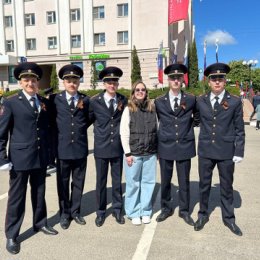 Фотография "А я люблю военных, красивых, здоровенных.... "