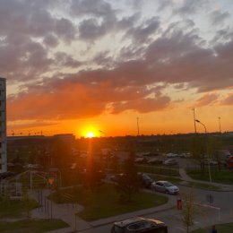 Фотография "25.04.23
Вид из окна
Люблю закаты
Они всегда разные"