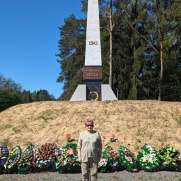 Фотография "Памятник  "ПАВШИМ ЗА РОДИНУ""