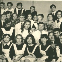 Фотография "Наш выпускной класс 615 школы. 1970г."