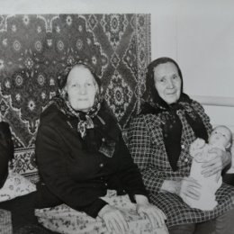 Фотография "Moersch wess Anna.meine Mama mit unsere kleine Tanja"