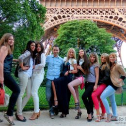 Фотография "Paris, 2012 "...ამისთვის ეგდე ამდენი ხანი პარიზში?! გაგიტკბა ხომ, დროსტარება და ქეიფი პარიზელ ქალებში?! ხო, ხო, ქალებმა დაგღუპეს შენ ქალებმა! ქალებმა და დროსტარებამ!""