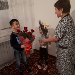 Фотография "Әжеку пришли пришли поздравить внучек Ислам , внучка Рамида"