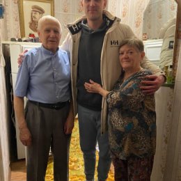Фотография "Сын Егор и мои родители... Приезжал проведать после нового года "