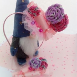 Фотография "Новогодний комплект "конфетки" со сладкими леденцами и россыпью разноцветных шариков (ободок и браслет на ручку)."