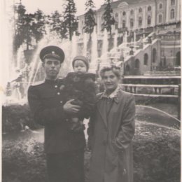 Фотография "Моё первое посещение Петергофа(1957г.)...правда тогда он назывался Петродворец."