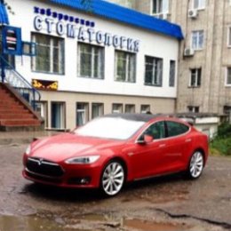 Фотография "First TESLA in Khabarovsk. Nice, isn't it?
Guess who is the owner?:)))"