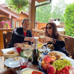 Фотография "Заехал в гости Вадик Казаченко  с женой Ириной"