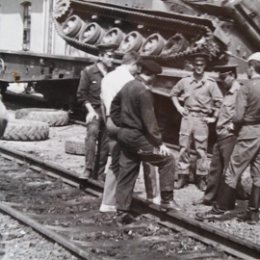 Фотография "Погрузка САУ, бывает.Думаем."