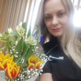 Фотография "Так приятно получать цветы🌸🌺🌻🌹🌷🌼💐 С наступающим 8 марта🥳"