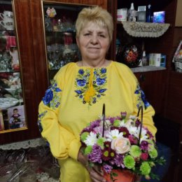 Фотография "Моя люба матуся вітаю тебе з днем народження! Нехай ця вишиванка буде символом вільної України та нашої скорішої перемоги! Слава Україні та нашим збройним силам, які захищають нас🇺🇦🇺🇦🇺🇦"