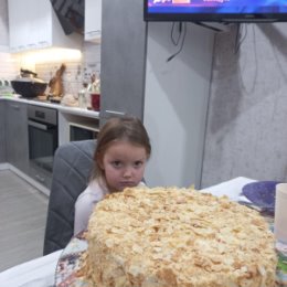 Фотография "А, кнопочка ждёт, скоро и ей мама такой же тортик испечёт"