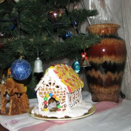 Фотография "Дочь испекла пряничный домик к Рождеству :)"