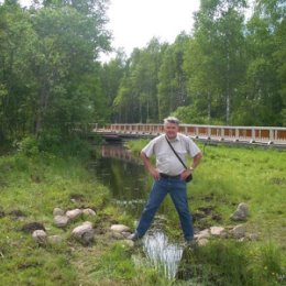Фотография "Россия, июнь 2008. Кто бы мог подумать, что Волга начинается с этого ручейка!"