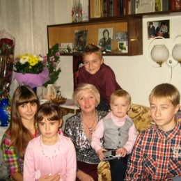 Фотография "Я с внучками и внуками. фото 2011 года"