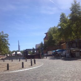 Фотография "le marché à montauban 82 OCCITANIE"