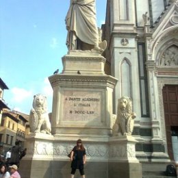 Фотография "Италия, Флоренция, возле памятника Данте."