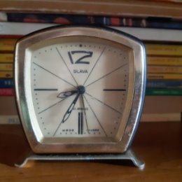 Фотография "Этим часам полвека (тёзке), а они до сих пор тикают у меня в доме, отсчитывают моё время."