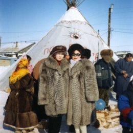 Фотография "В День оленевода.  С доченькой. 20. 04.2003г."