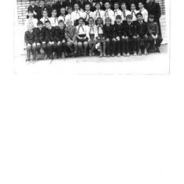 Фотография "Улан-Батор, 87г, 3Б, Я в первом ряду второй слева."