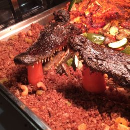 Фотография "На ужин крокодил на гриле, куропатки на гриле, креветки, соте из лягушек и многое другое. Вообщем, прощай фигура😢"