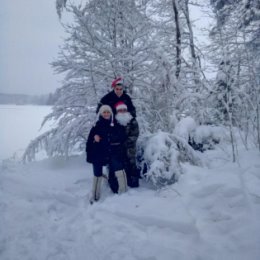 Фотография "С женой и сыном в зимнем лесу"