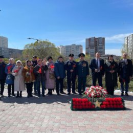 Фотография "6.05.24.Возложения цветов и гирлянд к памятнику И.И.Федюнинского"