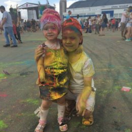 Фотография "Фестиваль красок, было круто!!! Детей узнала только по голосу!!!"