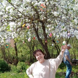 Фотография "Дочь яблоню украсила"