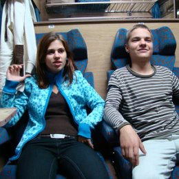 Фотография "Поезда в Польше только с сиденьями. Как купе, только со стекляными перегородками. Кресла правда раздвигаются."