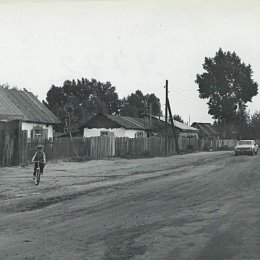 Фотография "Новосибирск. Улица Якушева. Автор А.Поляков. Фото 1978 год. Из альбома Олега Петренко."