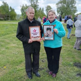 Фотография "... Нам дана на всех одна звезда по имени Земля. На митинге в преддверии 9 Мая. "