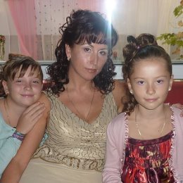 Фотография "С моими доченьками. сентябрь 2010г."