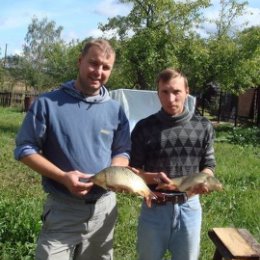 Фотография "На даче с другом, после удачной рыбалки.Лето 2007г."