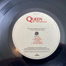 Фотография "Из закладки "Q". Queen - The Miracle (EMI Records, 1989, Great Britain, PCSD 107, 1-st press matrix A-1U/B-2U)"