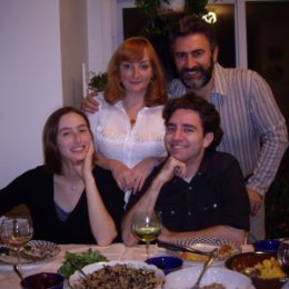 Фотография "День Благодарения 2007. Вся семья в сборе: муж Боря и дети - Таня и Миша."
