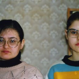 Фотография "1996г.Я с мамой"