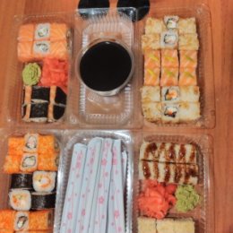 Фотография "Обожаю суши и мужа, угодил так угодил на 8 марта!!!"