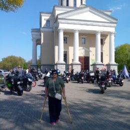 Фотография "В Вербное воскресенье байкеры осуществили пробег по городу.Наш храм Александра Невского."